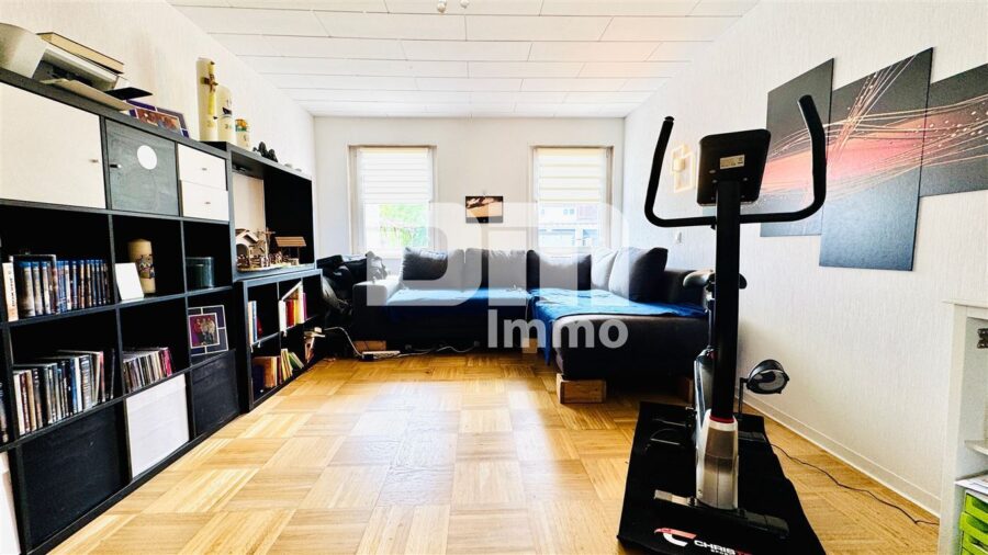 Modernisierte Doppelhaushälfte mit großem Grundstück und vielen Extras - EG Wohnzimmer